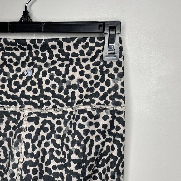 LULULEMON Womens High Times Mesh Wrap Pants Tan Polka-Dot Print Leggings Sz 4 - Picture 5 of 5